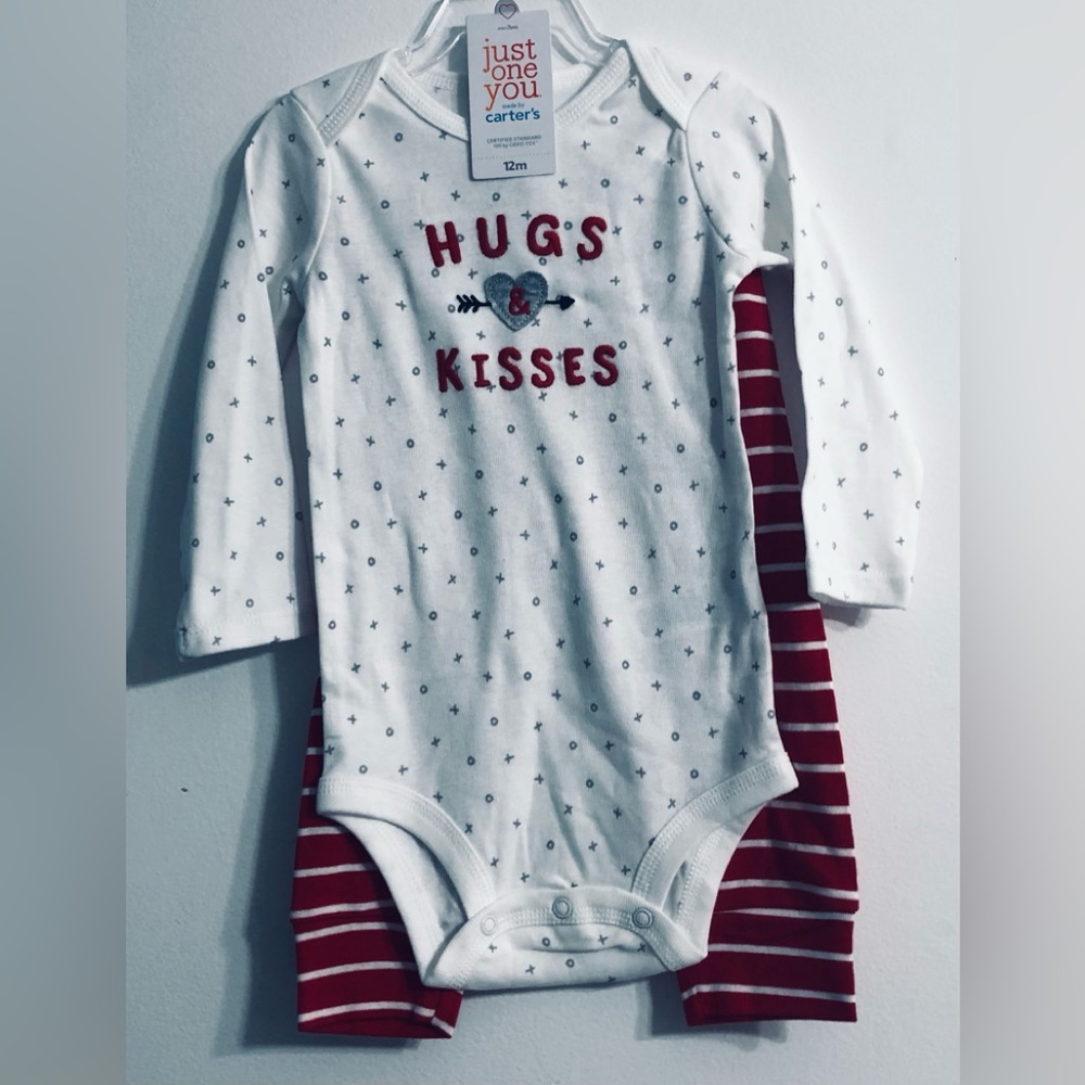 Baby girl 2 pieces set bodysuit and pants Hug and Kisses heart graphic.12M